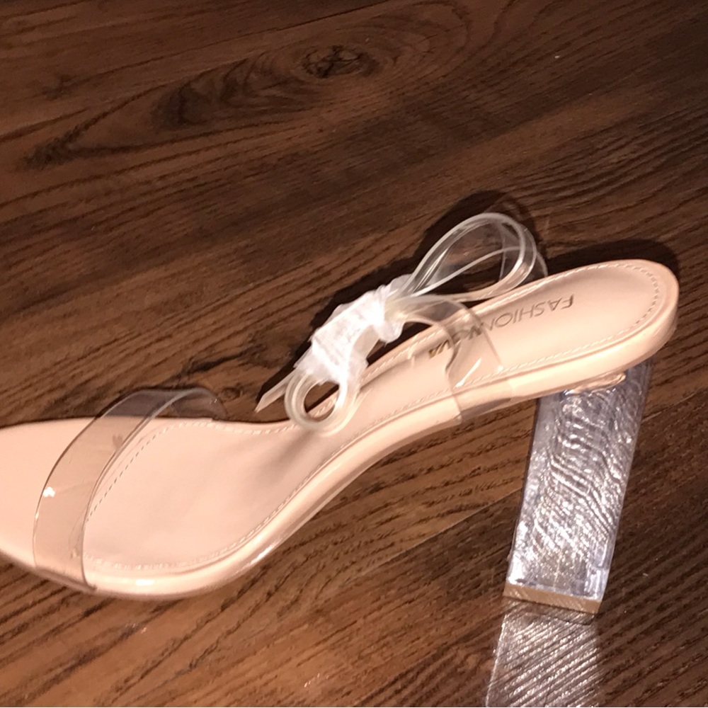 Beautiful BRAND NEW CINDERELLA SHOES SIZE 8 clear Strap Block Heel Sandals - Picture 7 of 13